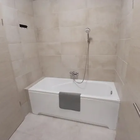 Fenyvesliget V Appartamento *