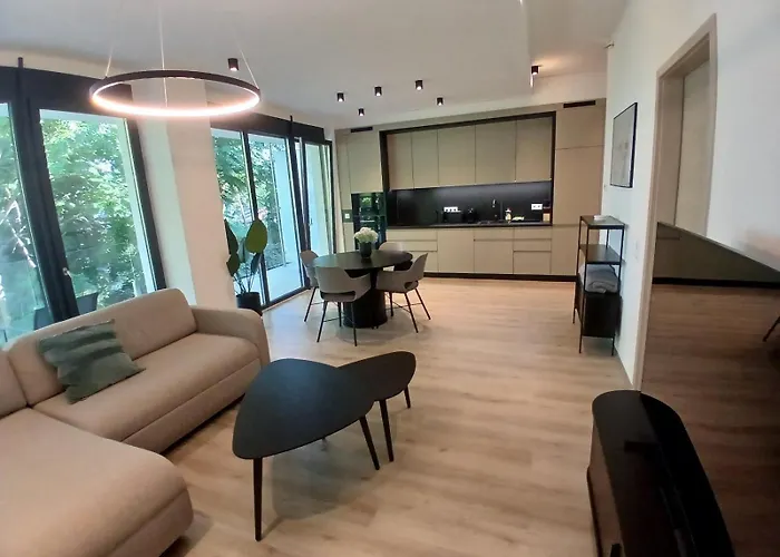 Apartment Fenyvesliget V *