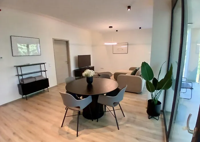 Fenyvesliget V Apartment *